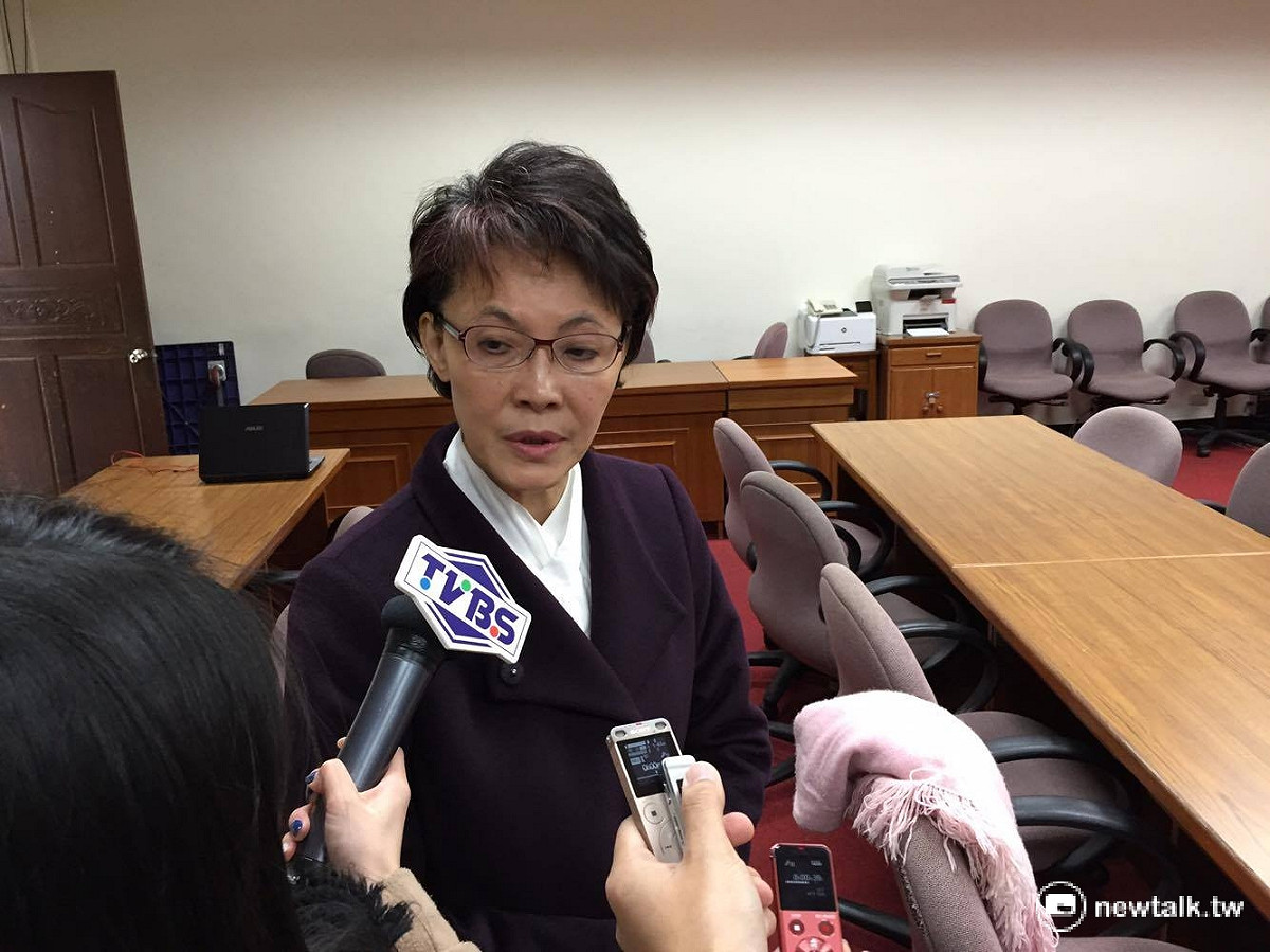 國民黨立委黃昭順16日受訪時強調，審理《公投法》時，針對「領土變更案之復決」納入公投項目，是代表國民黨團的立場。 圖：鄭佑漢/攝