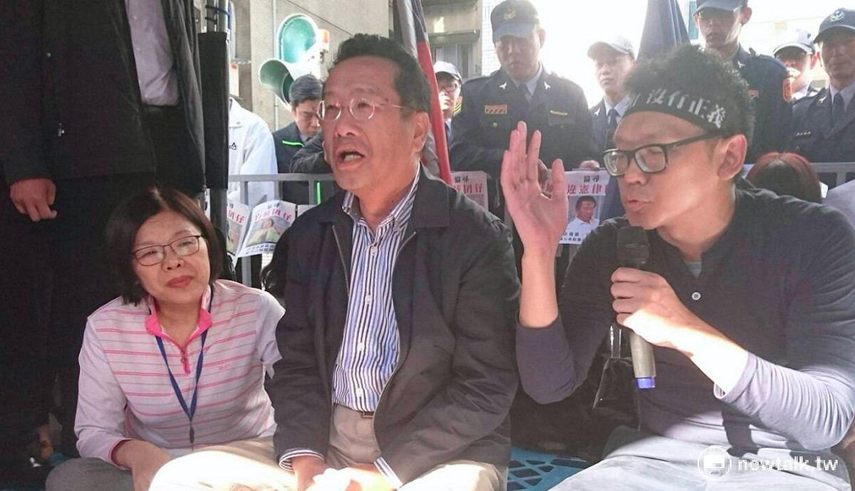 黨產會主委顧立雄19日受訪時強調，與國民黨的協商是依據行政程序法進行，並非外界揣測的「密室協商」。 圖：鄭佑漢/攝