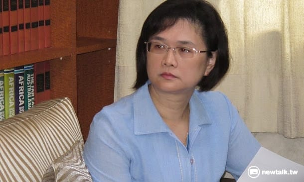 西班牙警方在首都馬德里、巴塞隆納等地破獲多處電信詐騙集團機房，外交部20日證實，馬德里警方主動告知我駐西班牙代表處，目前得知確切涉案台灣人共為47人。圖為外交部發言人王珮玲。 圖：新頭殼資料照片