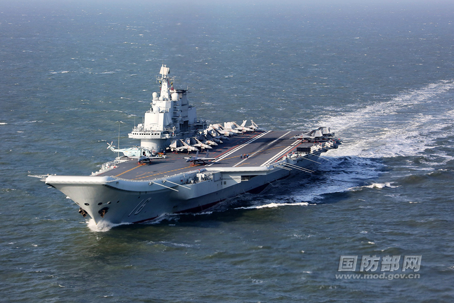 外傳正在南海航訓的中國航母遼寧號艦隊已在10日晚間北返，預計將會通過台灣海峽，我戰機已緊急升空嚴密監控。 圖：翻攝中國國防部網站