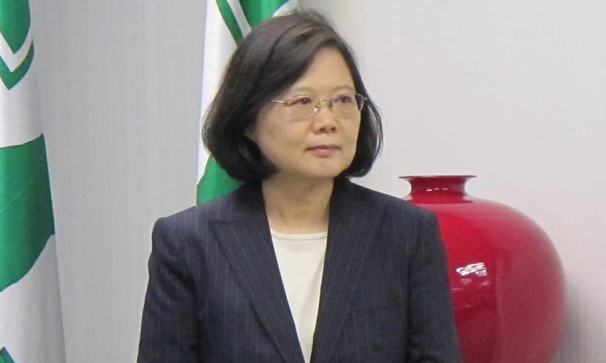 總統蔡英文8日在民進黨中常會表示，黨將全力協助張炎憲全集出版。 圖：新頭殼資料照片