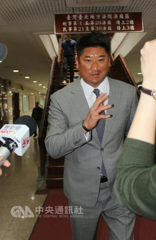 北檢偵辦中信內湖購地案，6日以證人身分傳喚辜仲諒，辜仲諒庭訊後表示，他相信自己員工是清白的。 圖:中央社