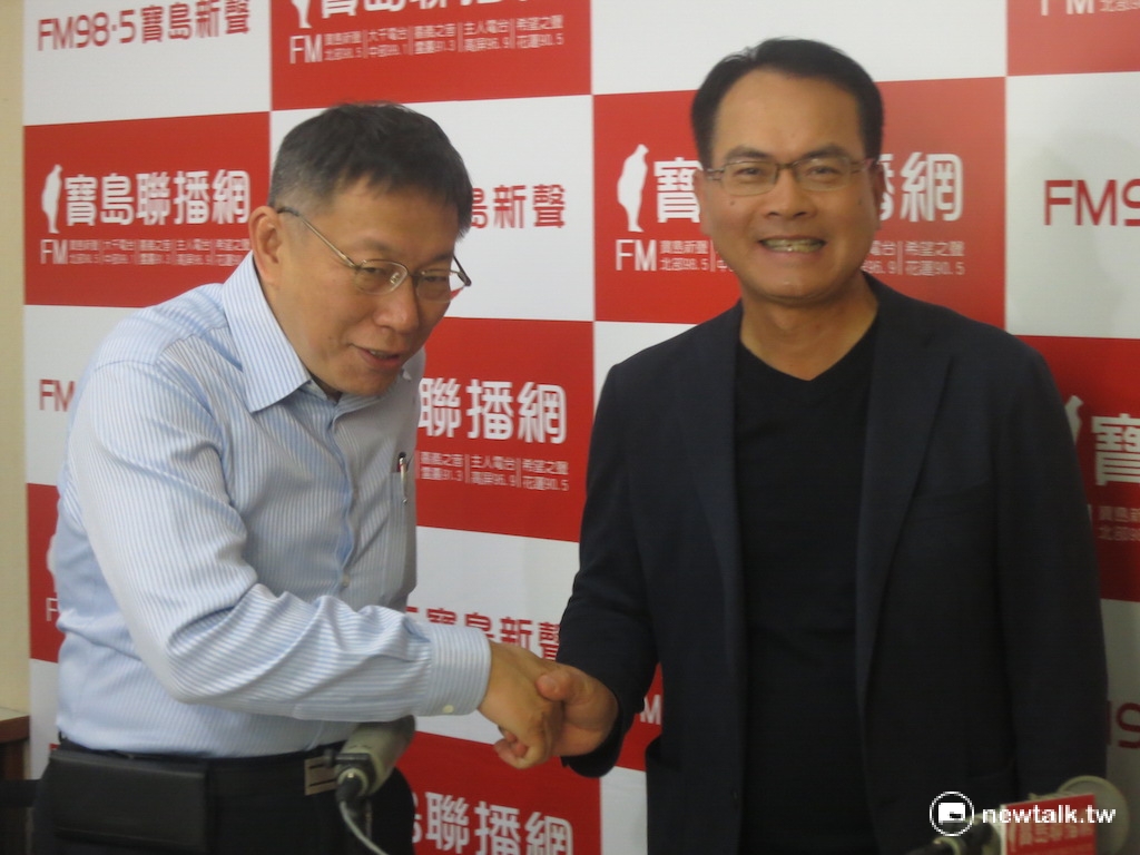 台北市長柯文哲12日接受寶島新聲電台專訪。 圖：呂佳峻/攝