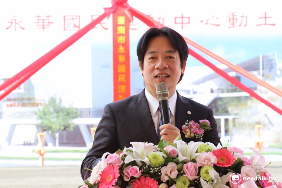 根據《美麗島電子報》公佈最新民調數據，新北市長一役，綠營人選仍為台南市長賴清德最強；而在擔任市長適合度方面，現任新北市副市長侯友宜則是獲得半數民眾認同，領先賴清德。 圖：翻攝賴清德臉書