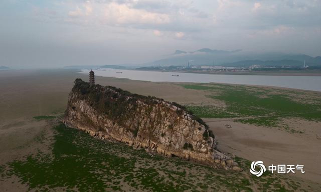 中國最大淡水湖「鄱陽湖」面臨嚴重乾旱。 圖：翻攝自視覺中國