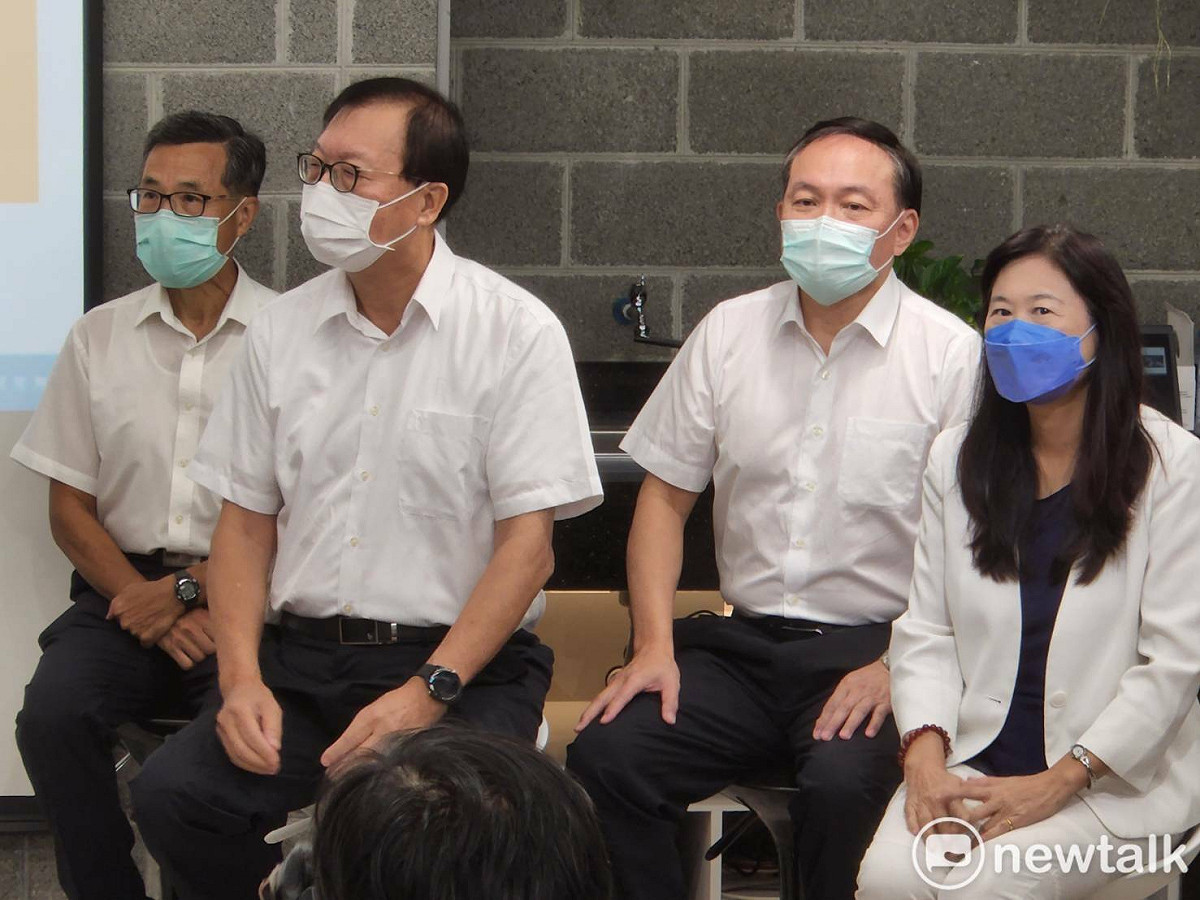 蔣萬安網羅李永萍、陳永仁、陳威仁、邱文祥（圖右至左）等人擔任市政顧問。 圖：黃建豪/攝