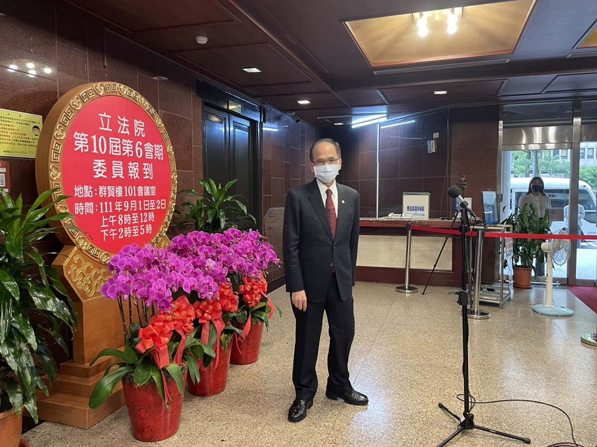 新會期開始，游錫堃前往報到。 圖:陳佩君/攝