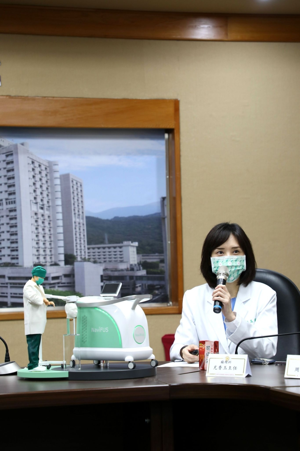 王必勝妻子尤香玉今日出席台北榮總頑性癲癇治療新療法記者會。 圖：台北榮民總醫院／提供