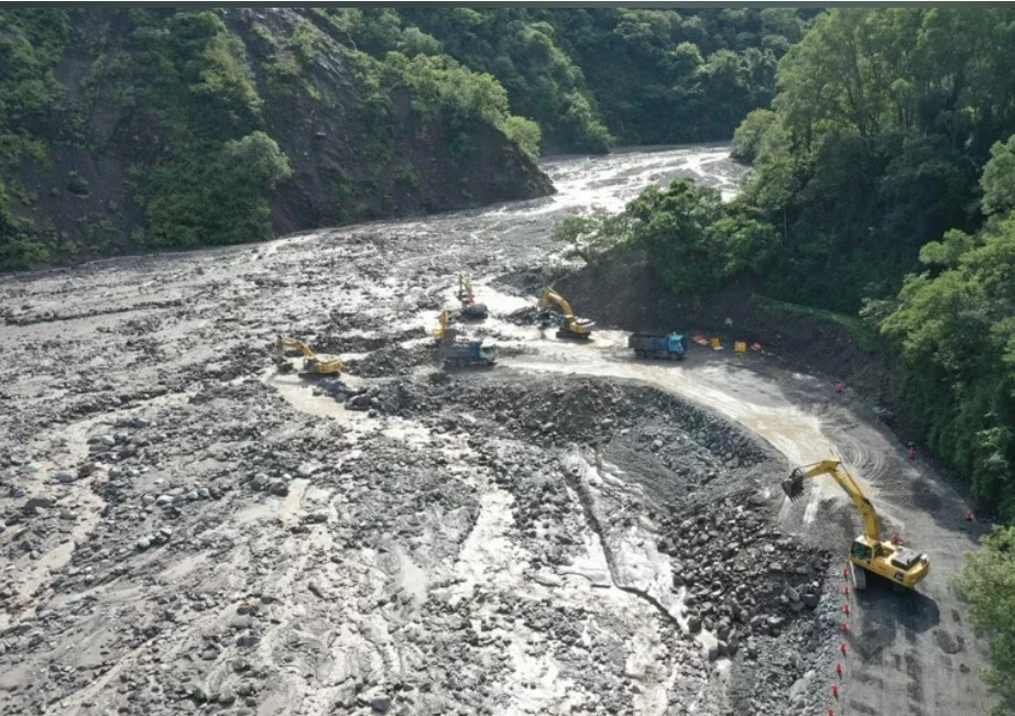 水土保持局表示將嚴密監控各地降雨現況，適時發布警戒，同時請土石流防災專員協助地方進行雨量觀測等防災整備工作。（土石流示意圖） 圖：甲仙工務段／提供
