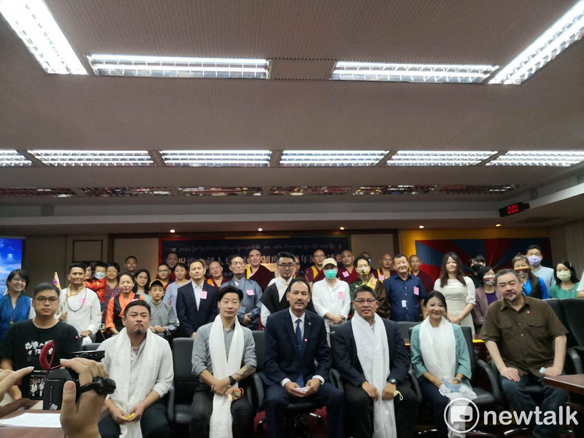 在台藏人福利協會今舉辦「慶祝流亡藏人建立民主制度」活動，不少人共襄盛舉。 圖：陳佩君／攝