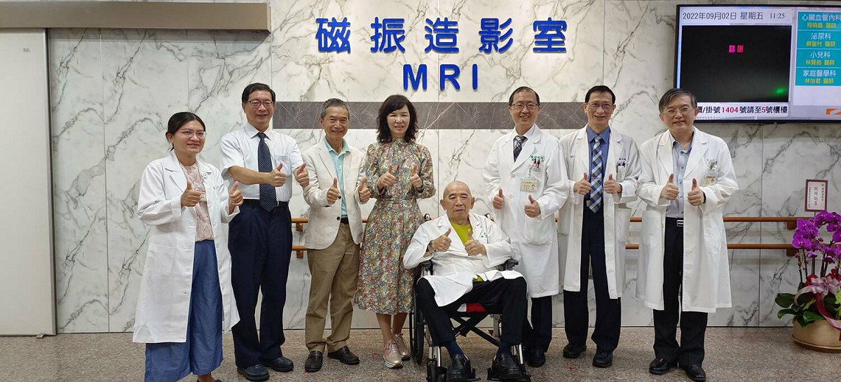 高雄健仁醫院新型德國AI智能1.5T磁振造影儀揭牌。 圖：健仁醫院提供