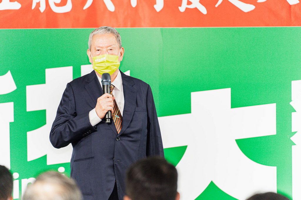 陳燕飛今（5）日出席「宜蘭人挺佳龍」記者會時表示，他本來就挺林佳龍，沒有侯友宜拔樁成功的事，都是外界在亂寫。 圖：林佳龍辦公室提供