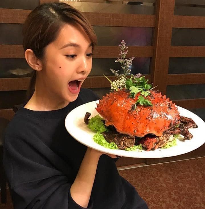楊丞琳在台灣爽吃海鮮。 圖：翻攝自楊丞琳Instagram