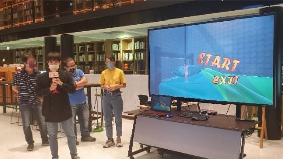 《怪奇廁所》團隊展示開發成果。 圖：創夢市集/提供