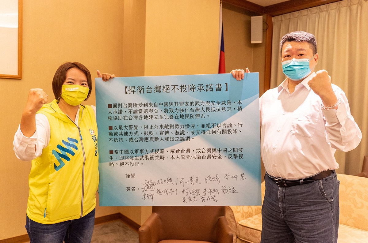 （左）黃淑君（右）何博文。 圖：何博文服務處提供