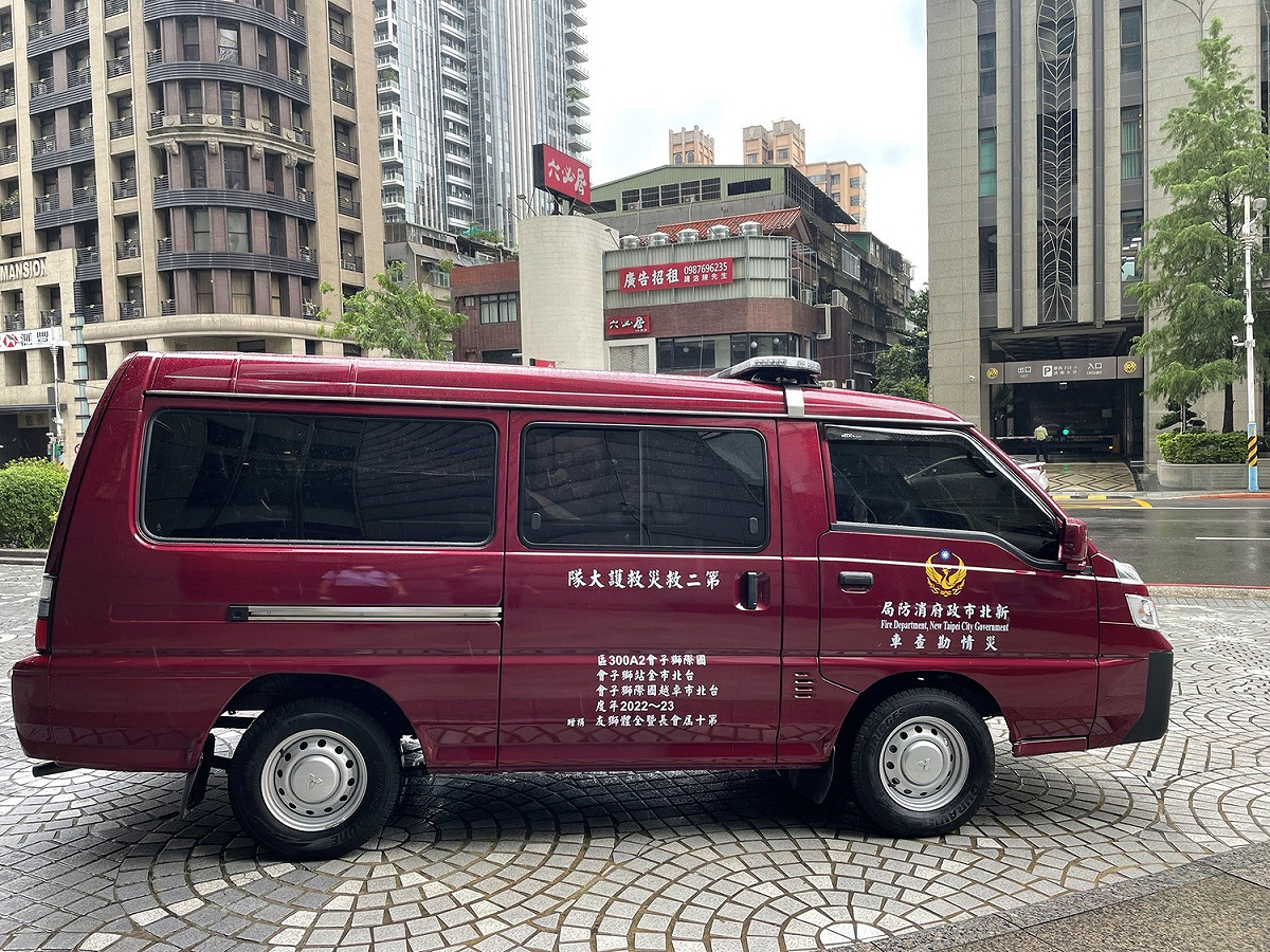 陳純敬表示，衷心感謝台北市金站獅子會及台北市卓越國際獅子會以服務鄉梓、仁慈為懷的精神，為消防救災工作提昇救災器材。 圖：新北市消防局提供