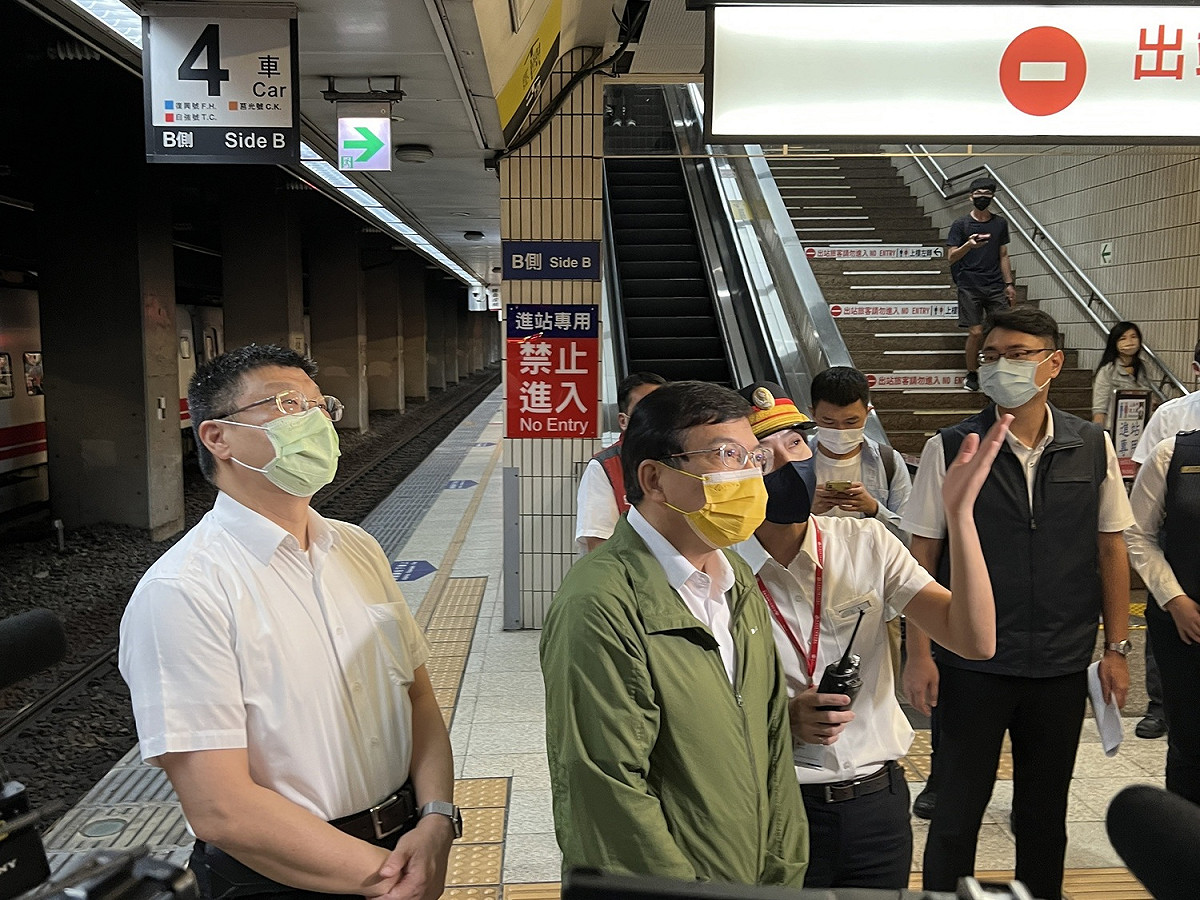 台鐵號誌已故障3天，王國材表示將會巡軌6公里找出原因。 圖：台鐵局／提供（資料照）