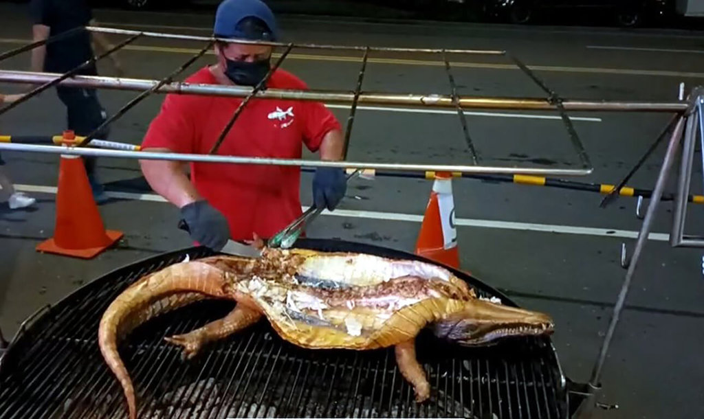 嘉義店家中秋烤鱷魚網友熱議 口感像雞肉Q彈