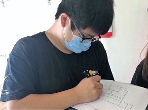 新北就服員協助藝術造型系的小文參與室內設計職訓，再連結室內設計職訓資源順利找到工作。 圖：新北市勞工局提供