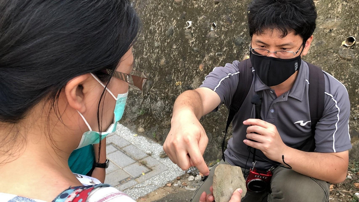 9月24、25日台大人類學系專業人員導覽斬龍山考古遺址內涵。 圖：新北市文化局提供