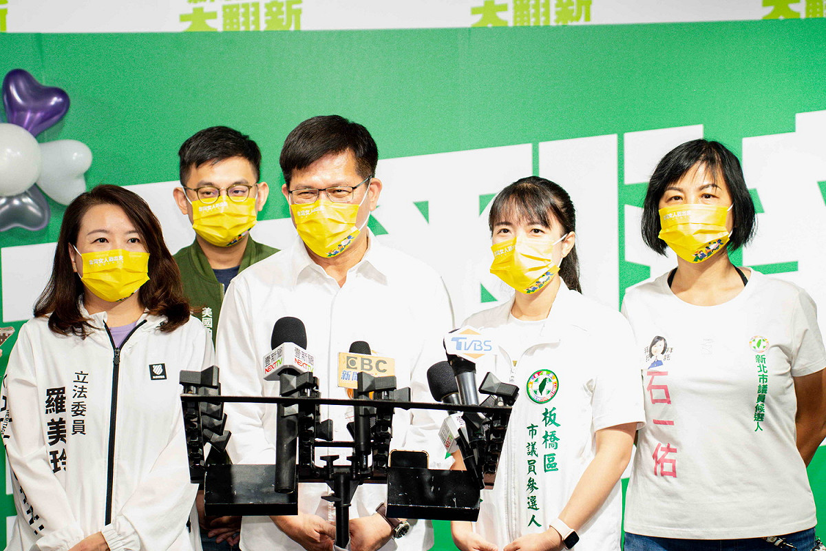 民進黨新北市長參選人林佳龍再拿恩恩案轟侯友宜。 圖：林佳龍選辦提供