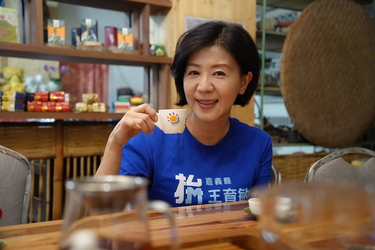 王育敏力推嘉義縣梅山鄉太興村的金萱茶。 圖：王育敏競選團隊/提供