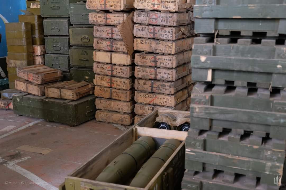 烏軍全面反攻，繳獲俄軍大批武器彈藥。 圖 : 翻攝自烏克蘭武裝司令部臉書
