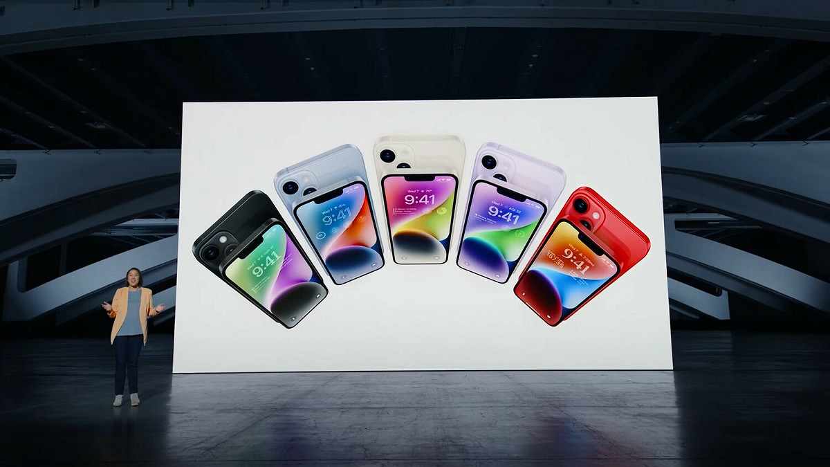 蘋果在秋季發布會推出新一代iPhone14系列，卻有許多果粉近期抱怨14的續航力極差，電力比前一代iPhone13更不持久。 圖：翻攝自蘋果官網