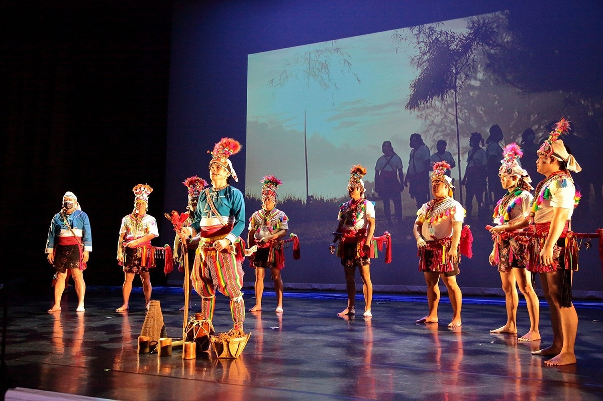 旅北都蘭部落文化藝術團演示海祭這項傳統祭儀之過程。 圖：新北市原民局提供