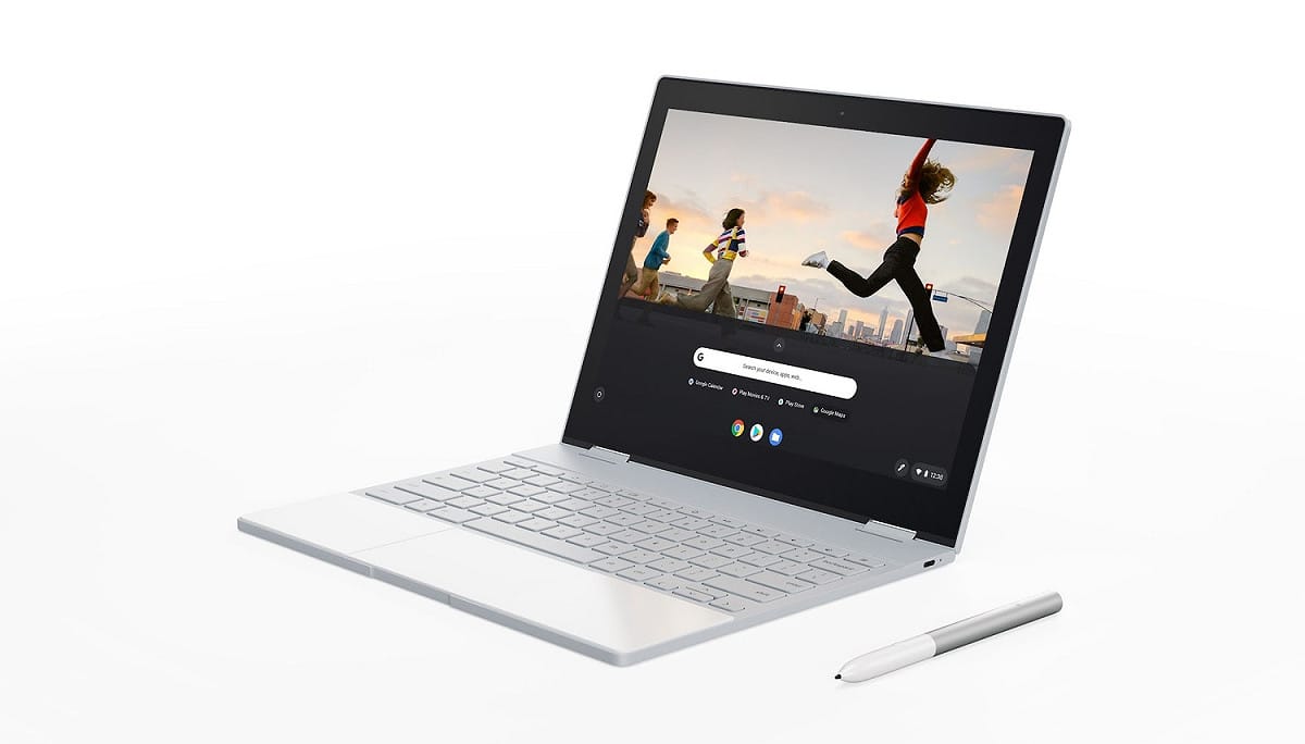 Google在2017年推出可翻轉的新款Pixelbook，起價為999美元，這款筆電可以像平板電腦一樣使用，選配Pixelbook Pen手寫筆等配件。2019年則推出649美元的Pixelbook Go。到目前為止，Google已經近3年沒有推出新一代自家筆電。（示意圖：2017年Pixelbook） 圖：翻攝自Google官網
