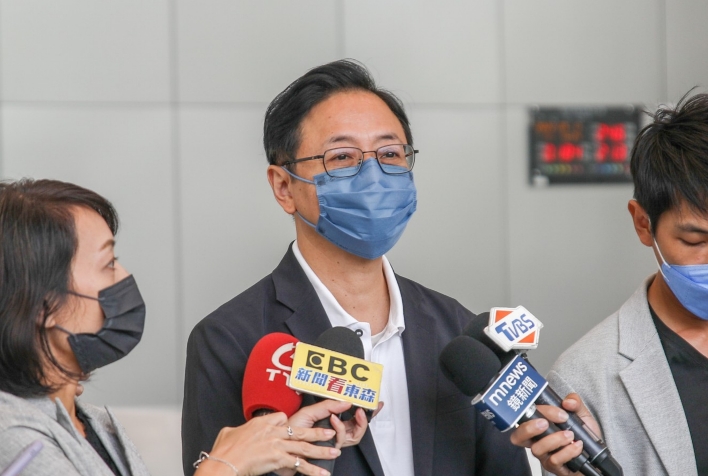 張善政表示，只要拿出當年農委會跟宏碁簽的合約，有沒有保密條款，一翻兩瞪眼，非常清楚。 圖：張善政競辦/提供