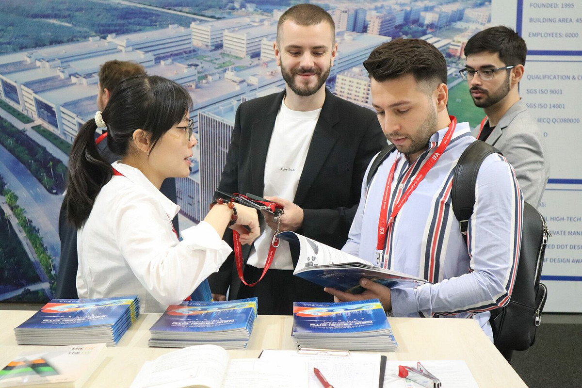 新北市政府攜手企業組團參展，吸引許多國外買主洽詢，有效拓展國外商機。 圖：新北市經發局提供