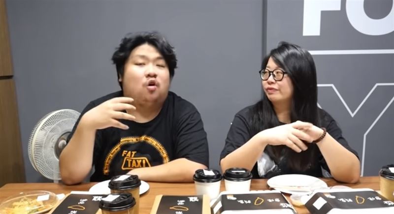 實況主統神與妻子003。 圖：翻攝自YouTube/張家夫妻滑起來