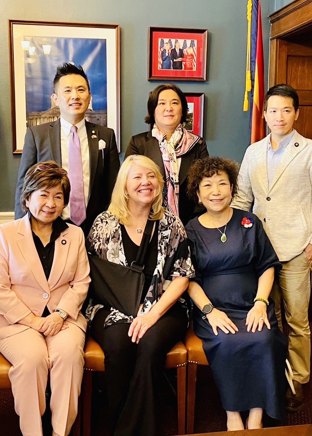 陳以信率領台灣代表團與美國參議員進行會晤。 圖 : 陳以信辦公室/提供