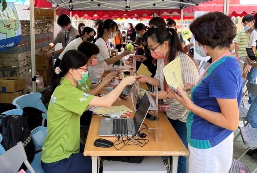 健保署於8月29日、9月15日及9月21日分別在台中市和平區、南投縣信義鄉及仁愛鄉辦理3 場「虛擬健保卡在地培力訓練」活動。 圖：中央健康保險署／提供