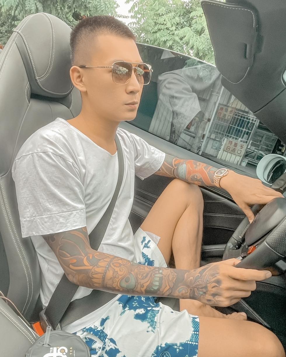 鳳梨以台味十足的直播走紅。 圖：翻攝自IG/yi0107