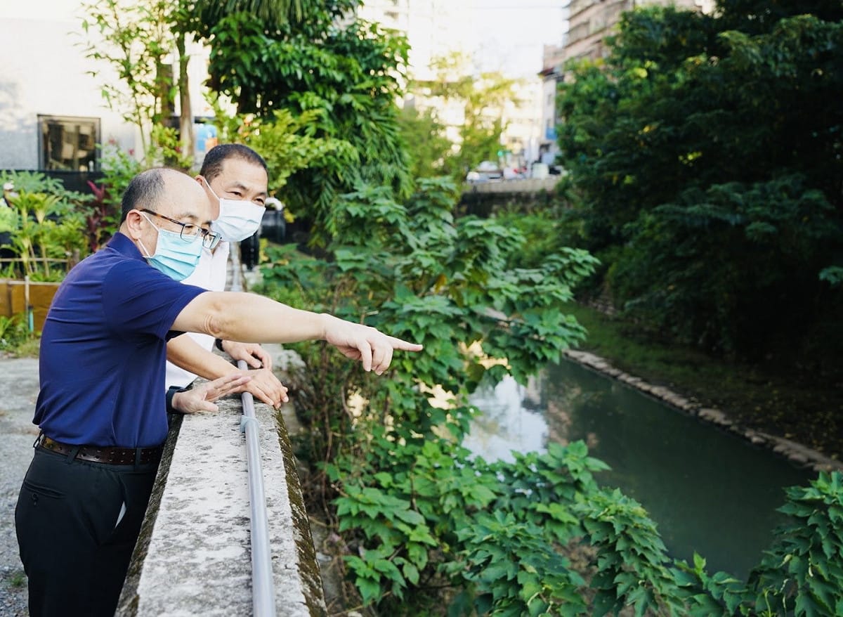 新北市長侯友宜、水利局長宋德仁指出，新北市秉持以「六水」治理新北市全流域河川。 圖：新北市水利局提供