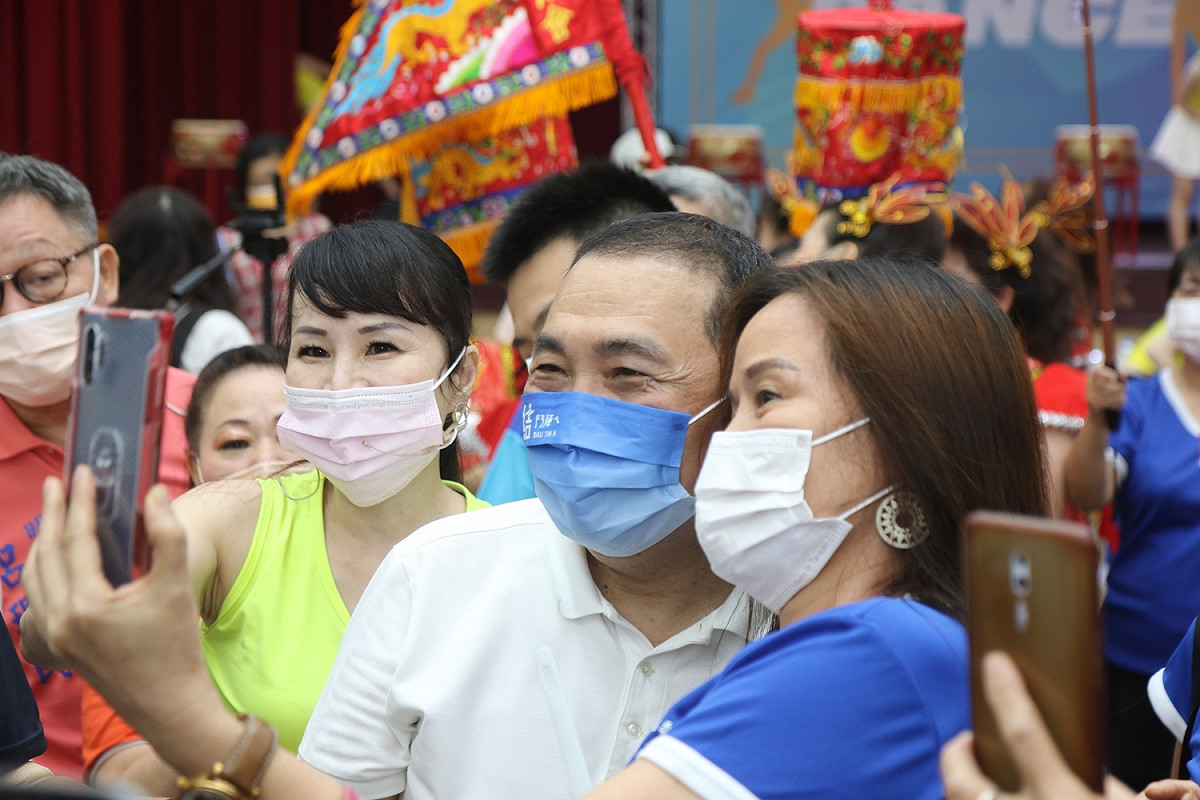侯友宜笑稱，學跳舞希望身體健康，教跳舞希望大家跟你一樣健康，鼓勵大家將正向的力量傳遞出去，這就是良性循環，市府也一定會支持這樣的活動。 圖：侯選辦提供