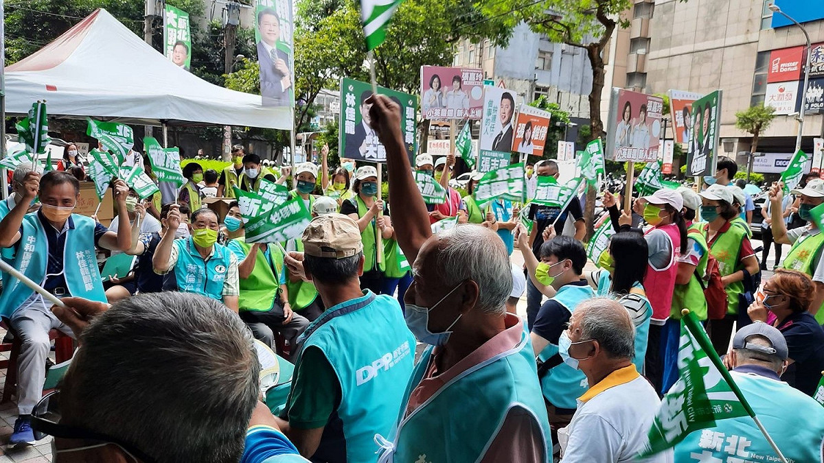 民進黨新北市長參選林佳龍今天成立中和區競選總部，現場擠滿中和鄉親。 圖：立委江永昌服務處提供