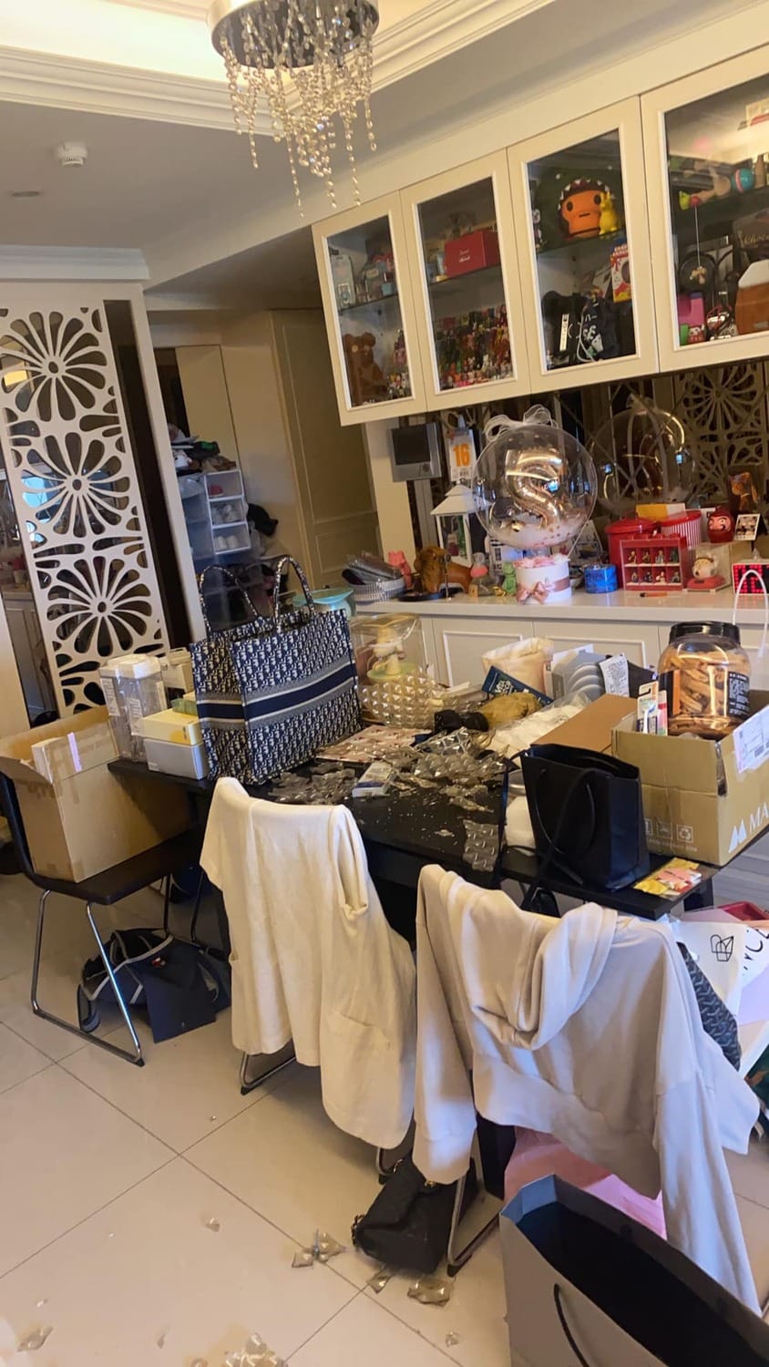 依依家中吊燈因地震而掉落。 圖：翻攝自依依臉書