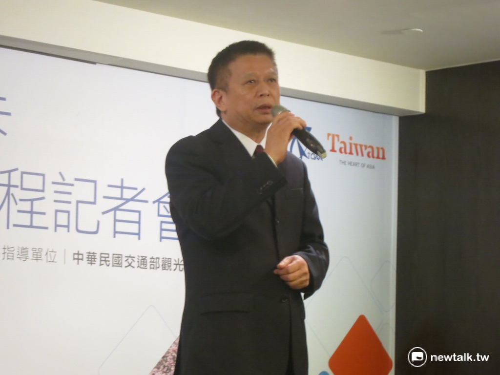 品保協會16日下午召開記者會，公布從全台5區近500條行程中，所評選出85條國旅行程。圖為品保協會理事長許晉睿。 圖：呂佳峻/攝