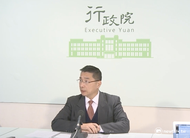 行政院發言人徐國勇23日公佈行政立法協調會報所討論的優先法案內容，以年金改革及經濟建設為首、未見婚姻平權法案。 圖：新頭殼資料照片