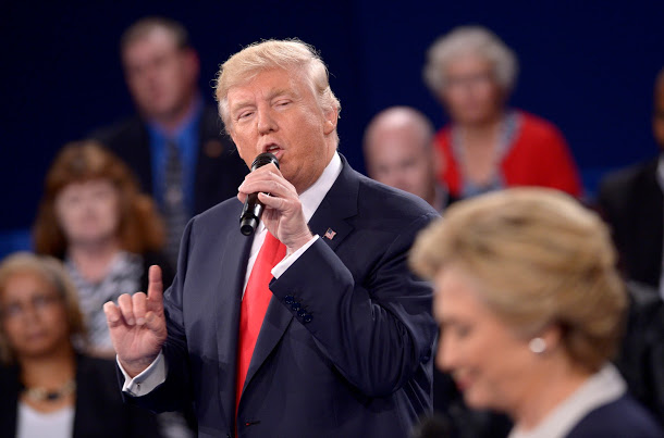 美國總統川普（Donald Trump）上任後兌現競選承諾，已正式簽署行政命令，將在美國及墨西哥邊境上築牆隔離非法移民，並要求墨西哥應負擔築牆所有費用。 圖：達志影像/美聯社資料照片