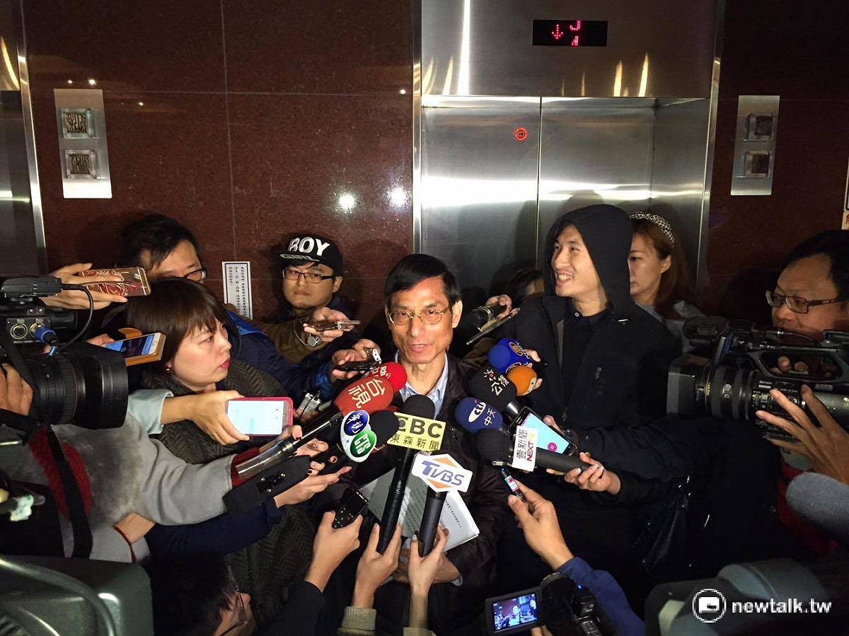 年金改革委員會副召集人林萬億20日前往立法院拜會民進黨立院黨團。 圖：鄭佑漢/攝
