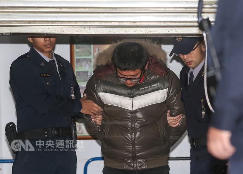 針對媒體報導指韓國外交部23日因台灣計程車司機（圖中）性侵案召見駐韓代表處副代表，並表達抗議。外交部澄清，是就此事交換意見，並無所稱的「召喚」或「抗議」。 圖：中央社檔案照片