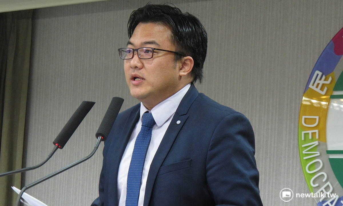 民進黨發言人楊家俍26日表示，黨仍將調查童仲彥家暴事件。 圖：林朝億/攝