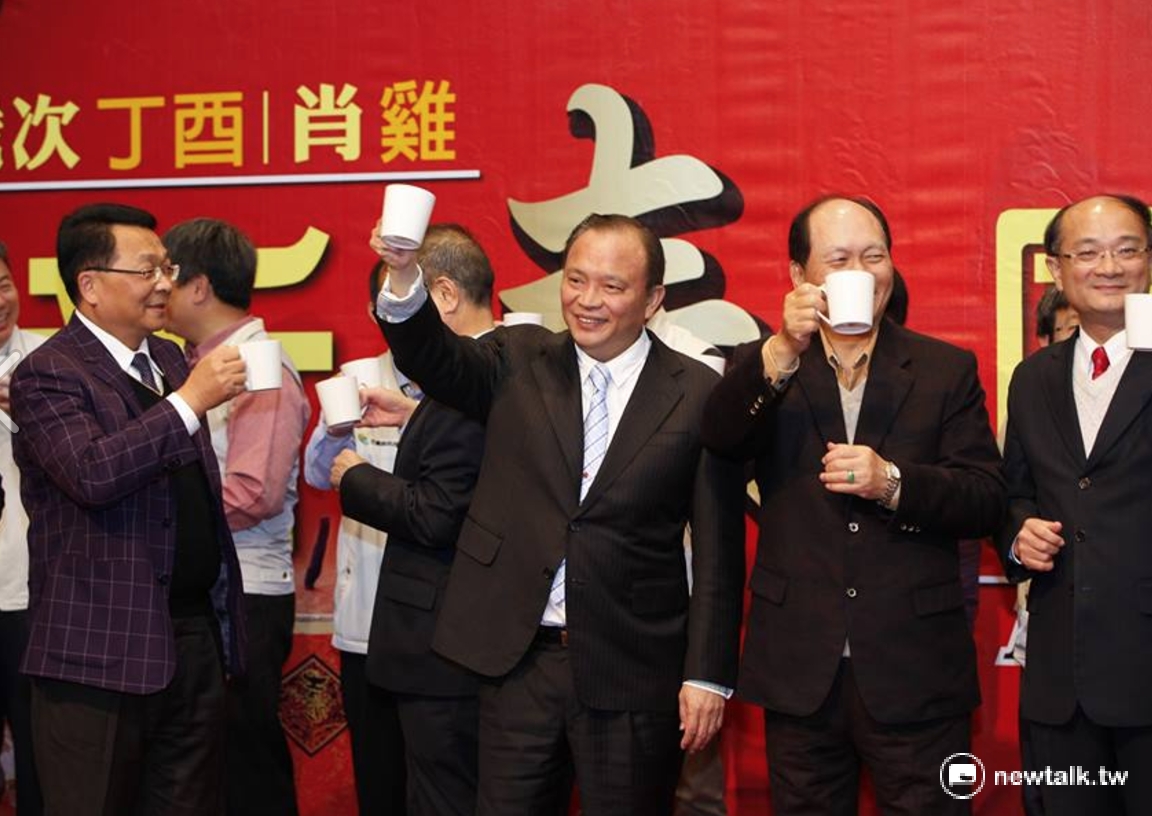 宜蘭縣長林聰賢（右3）成為林全內閣改組後，入閣的頭號人選。 圖：翻攝自林聰賢臉書