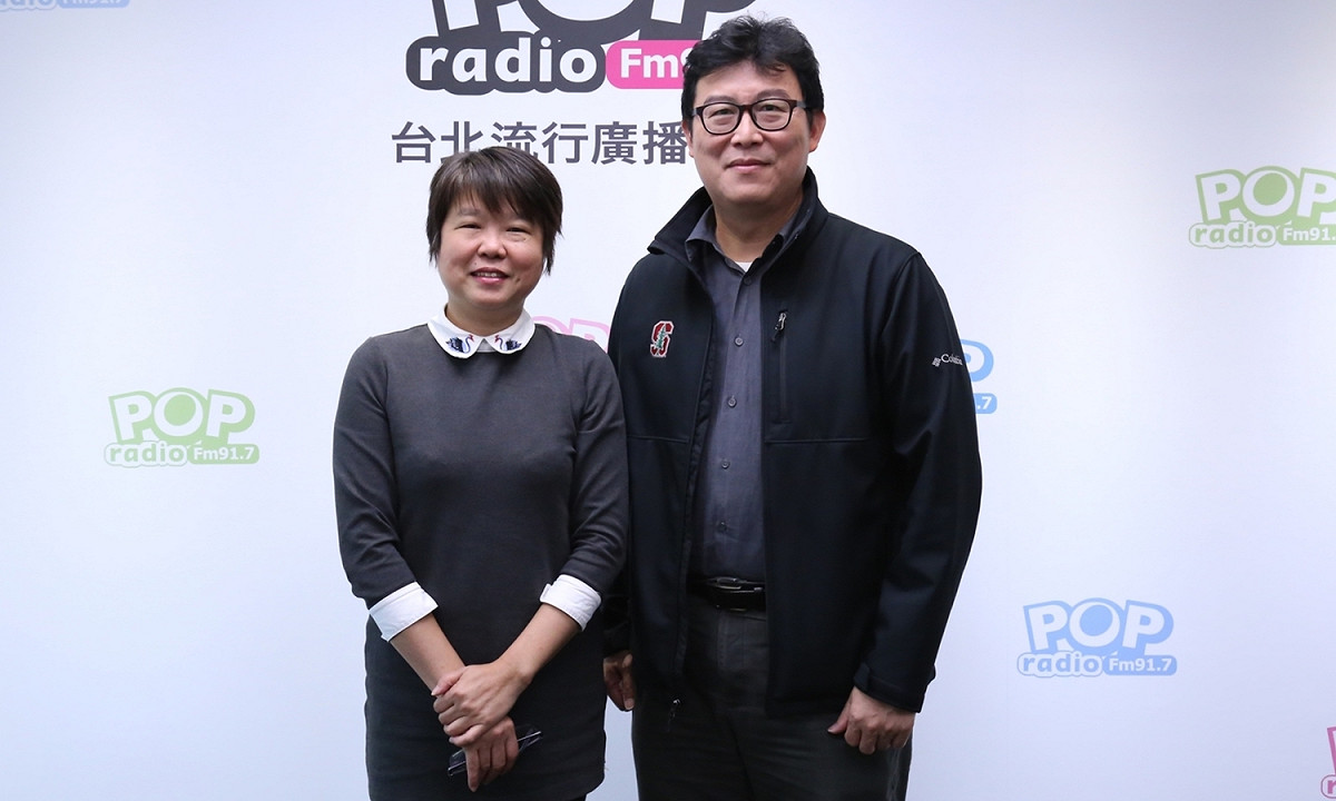 民進黨立委姚文智6日中午接受Pop Radio電台節目主持人黃光芹訪問。 圖：Pop Radio提供