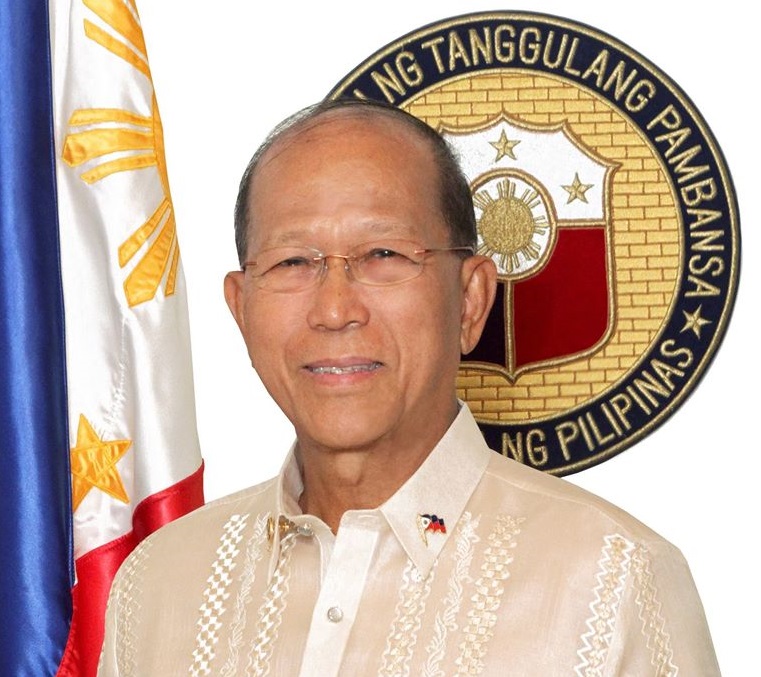 菲律賓國防部長羅倫沙納（Delfin Lorenzana）7日表示，預期中國試圖黃岩島填海造陸，對菲國來說是侵門踏戶。 圖：翻攝羅倫沙納臉書