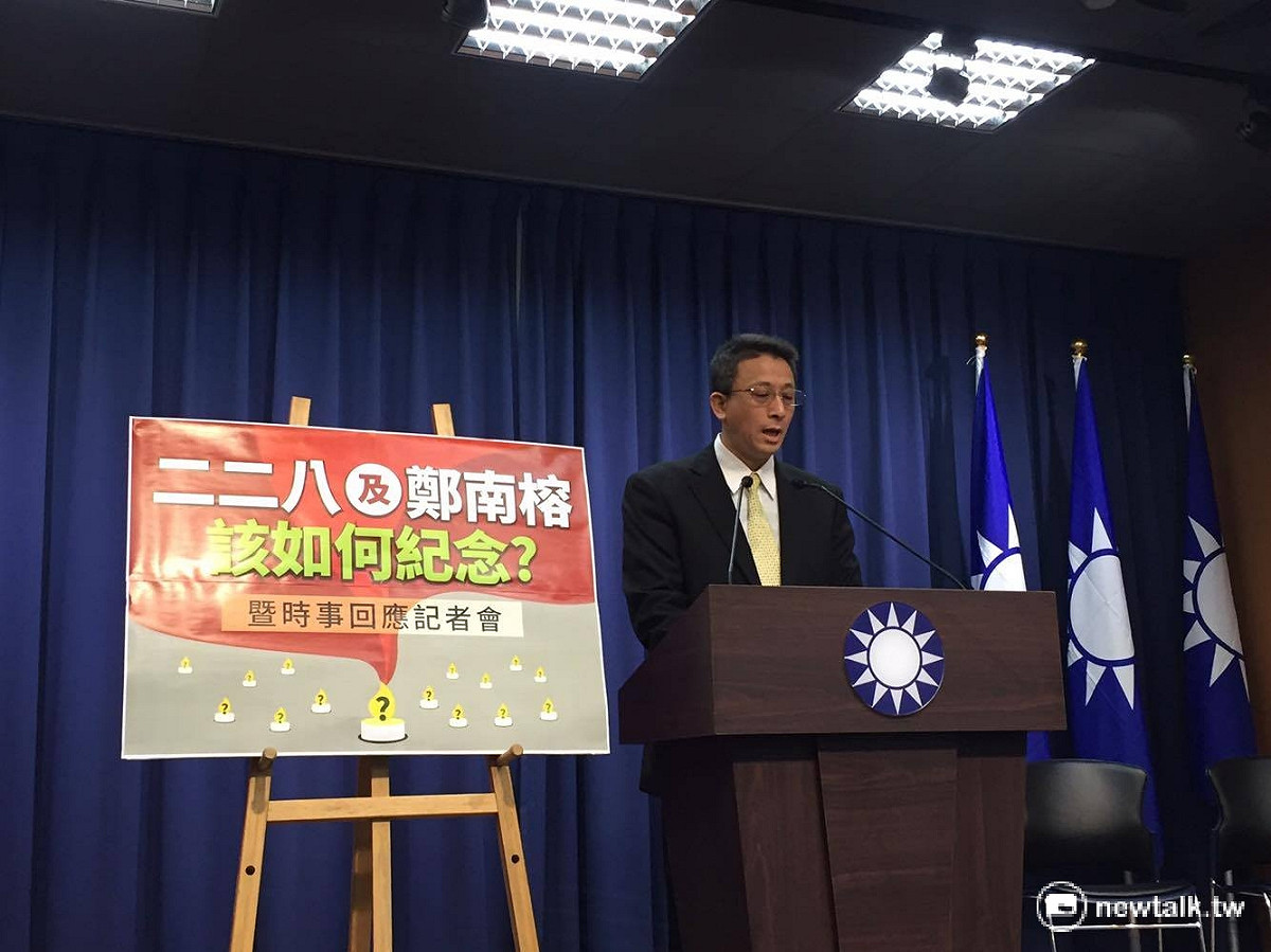 國民黨文傳會副主委胡文琦13日召開記者會，呼籲蔡英文政府應該積極追查228事件真相。 圖：鄭佑漢/攝